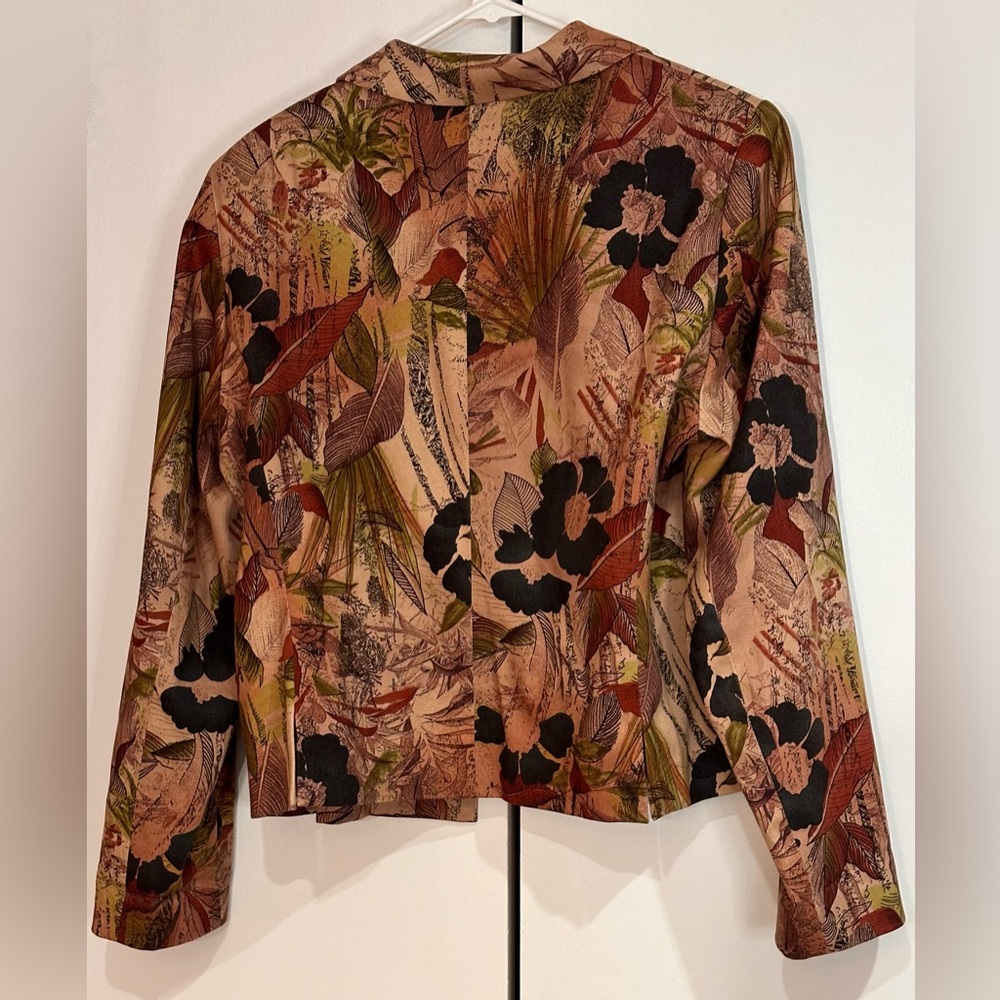 harve benard Blazer with Artistic Design. Size 14 - Picture 3 of 7